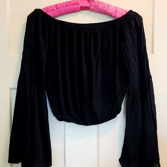 Gently Worn - KELIKI HAWAII - Black Crop Top, Long Bell Sleeves, size Small - Picture 5 of 5